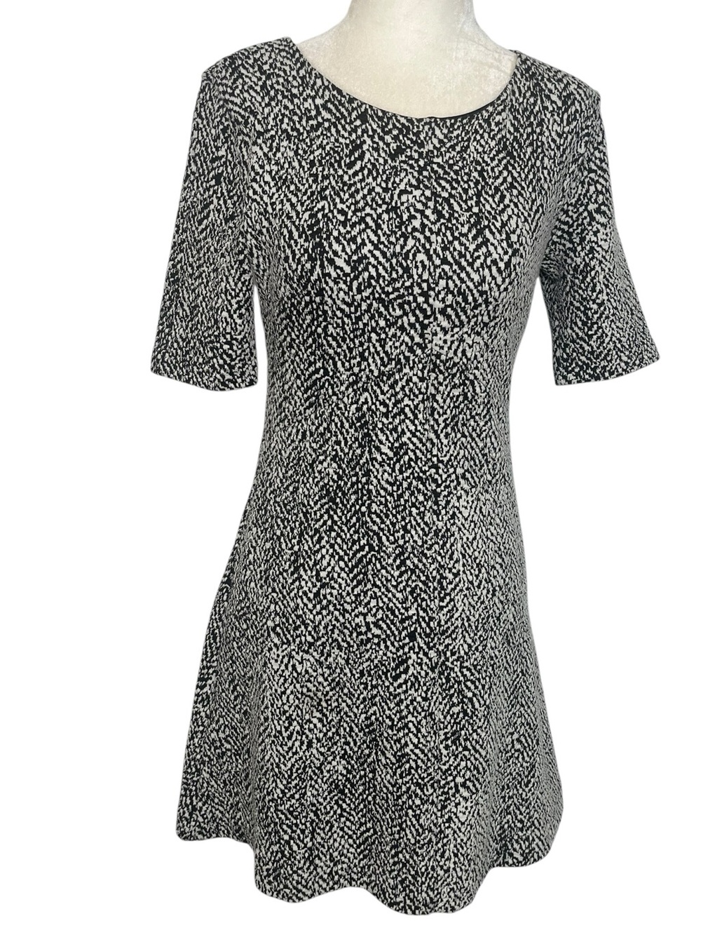 Banana Republic Black & White Tweed Short Sleeve Fit & Flare Dress Size 0